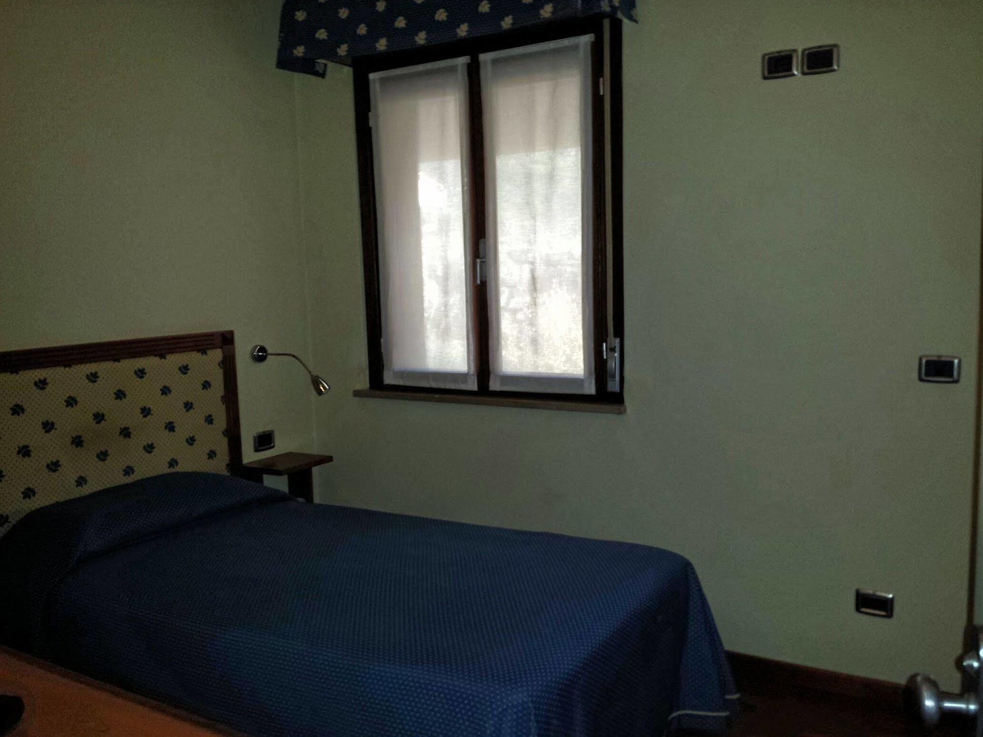 Hotel Il Castellaccio Piccione Eksteriør bilde
